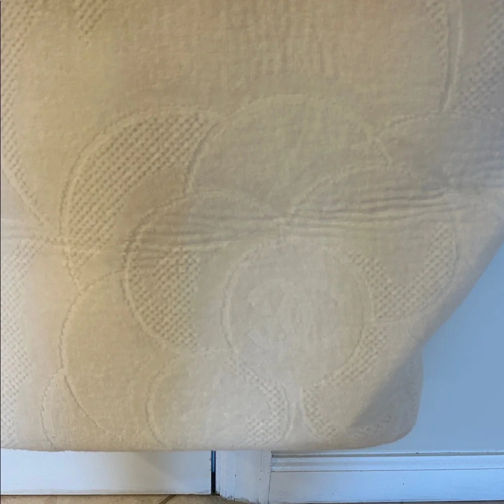 Chanel Elegant Cream Tote / beach Bag with tags! - Picture 8 of 16